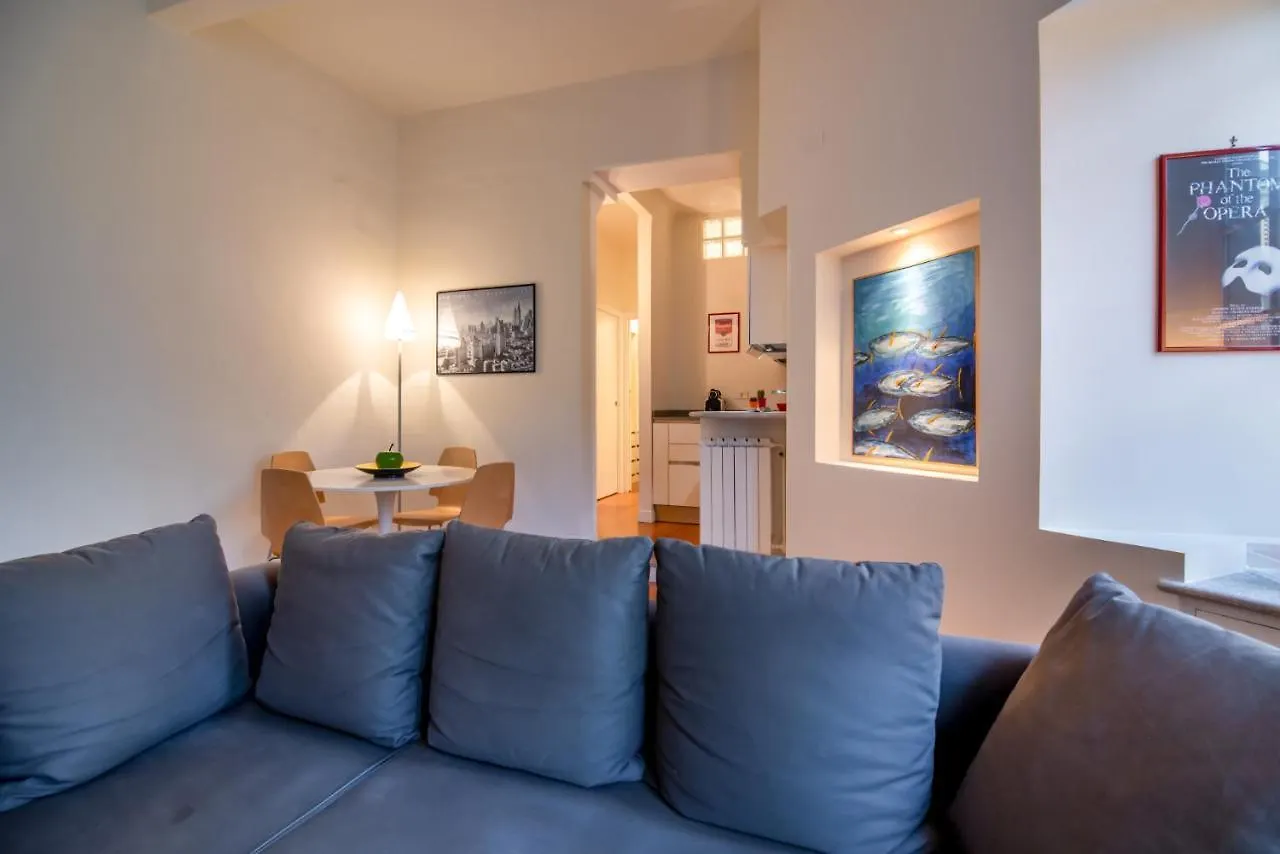 Easylife - Luminoso Bilocale In Zona Garibaldi Apartment Milan 0*,  Italy